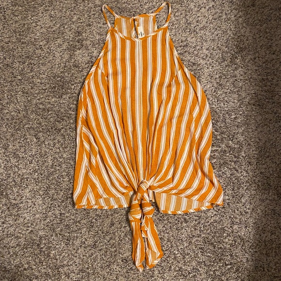 Womens Tank Top/Vneck Bundle - Picture 5 of 7